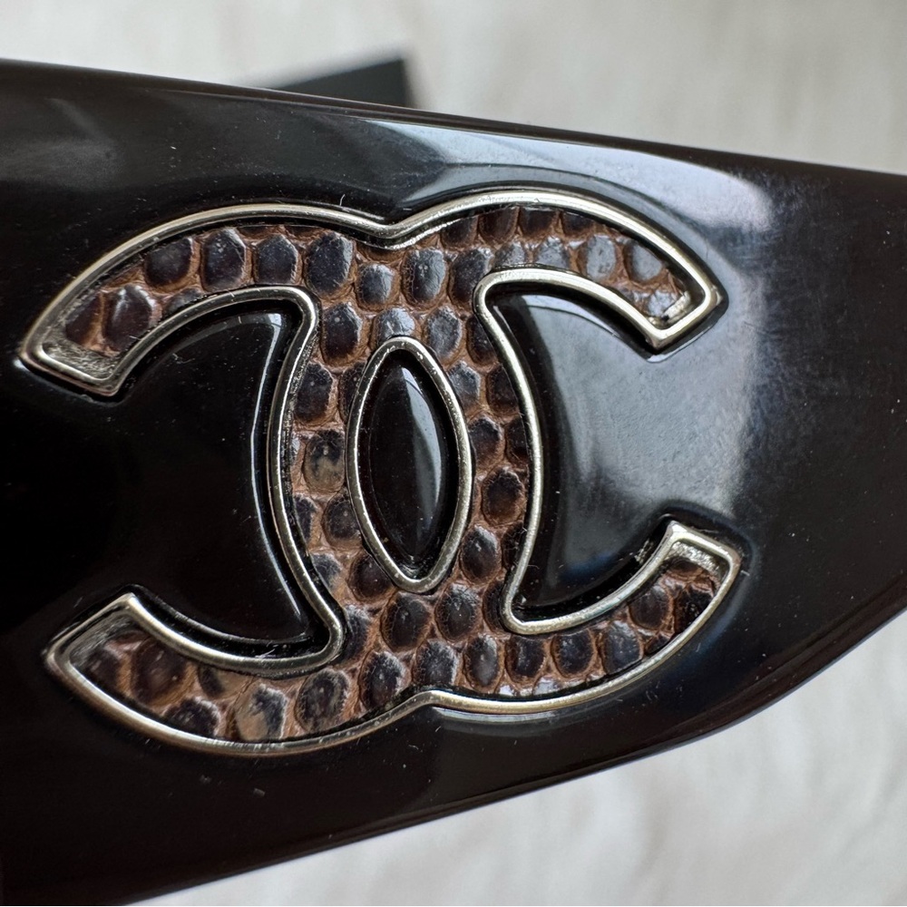 Authentic vintage Chanel brown crocodile embossed 6022 logo sunglasses - Picture 6 of 11